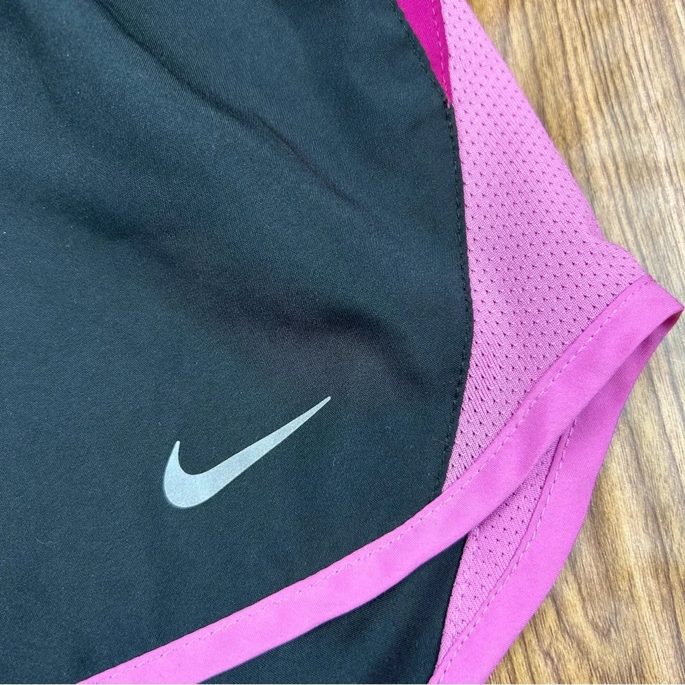 Nike Dri-Fit Lined Athletic Shorts Black/Pink - Small